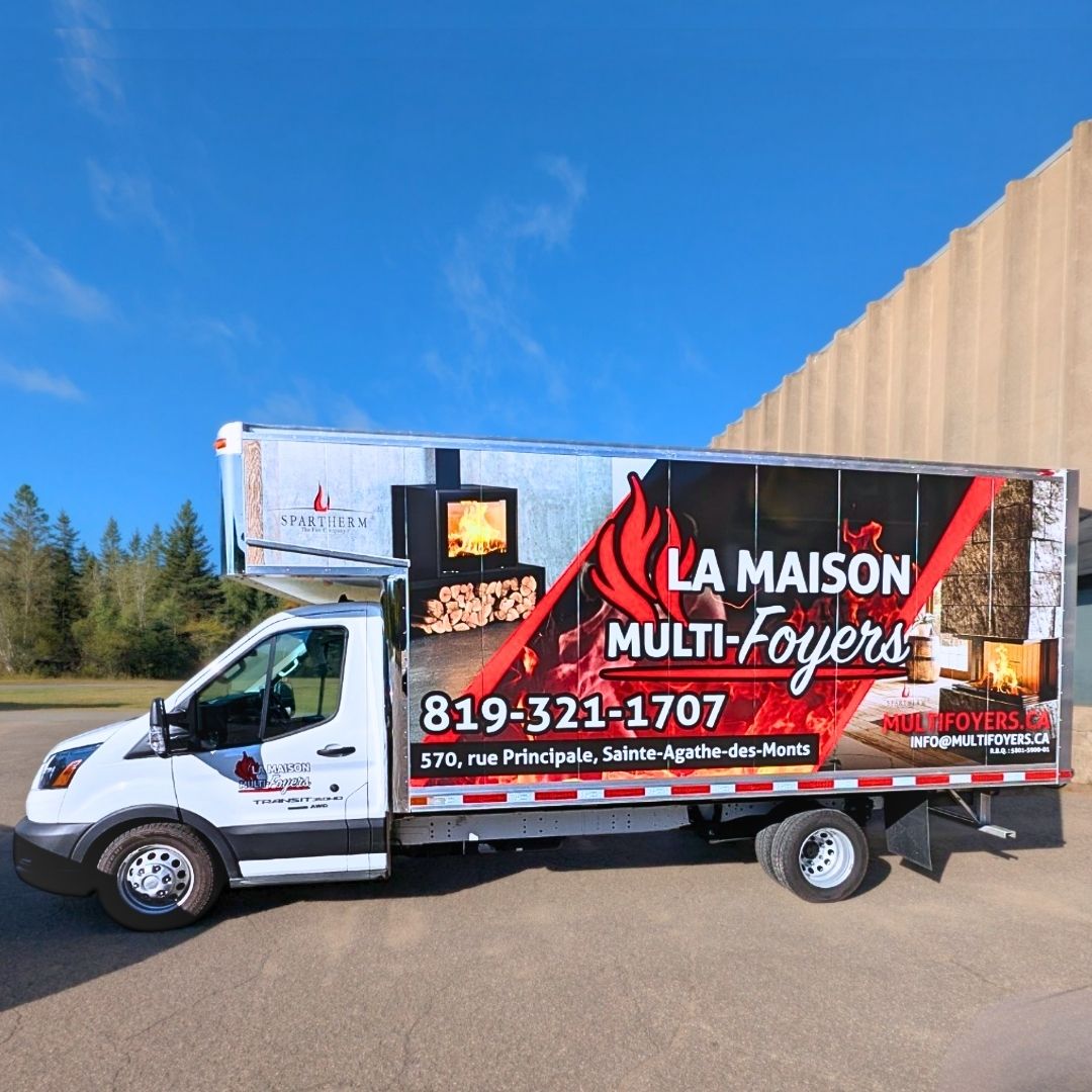 Camion de La Maison Multi-Foyers – service d’installation et remplacement de foyers à Sainte-Agathe-des-Monts